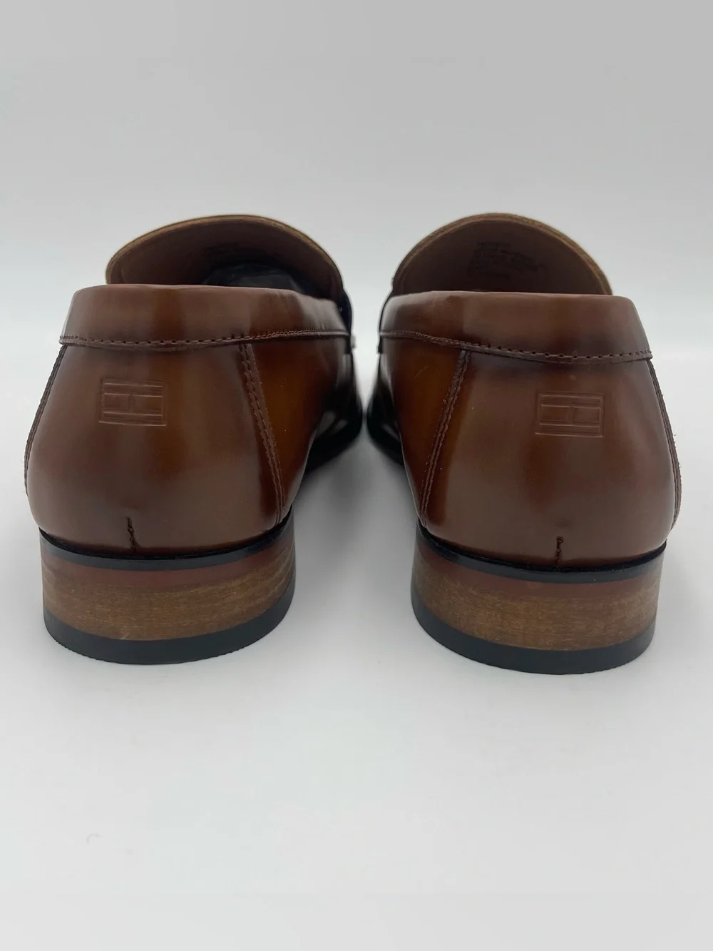 Tommy Hilfiger Speer SZ 9M Men Cognac Faux Leather Classic Loafer new no box